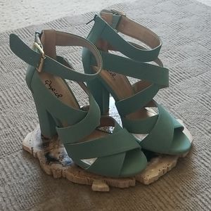 Qupid Chunky heel sandles